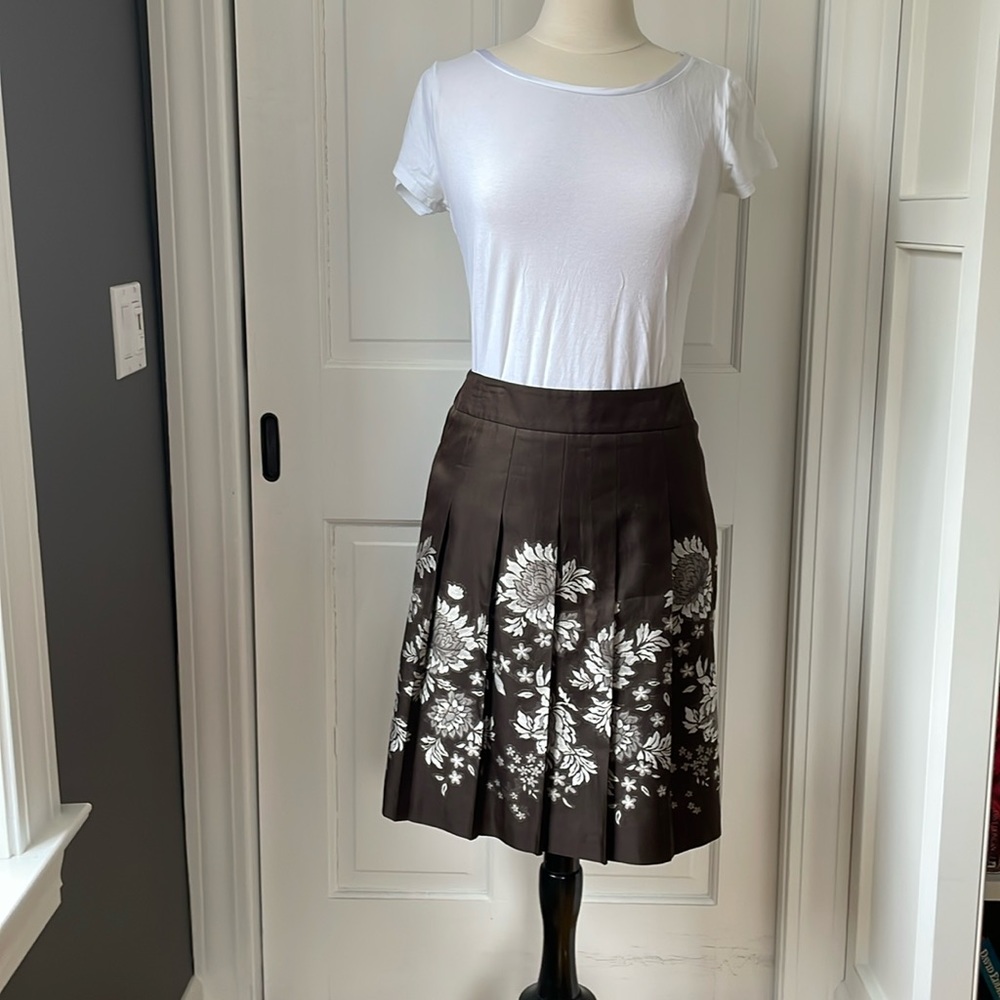 Ann Taylor Pleated Floral skirt (sz 4P)